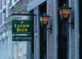 Café Lowietje. Vaste stop voor inspecteur De Cock